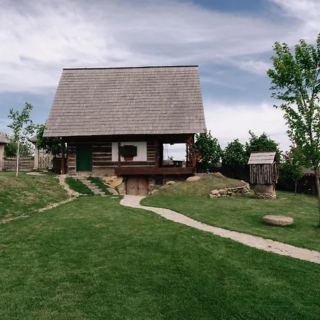 샬레 Echoes Of Vladicu *