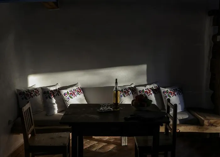 Echoes Of Vladicu 샬레